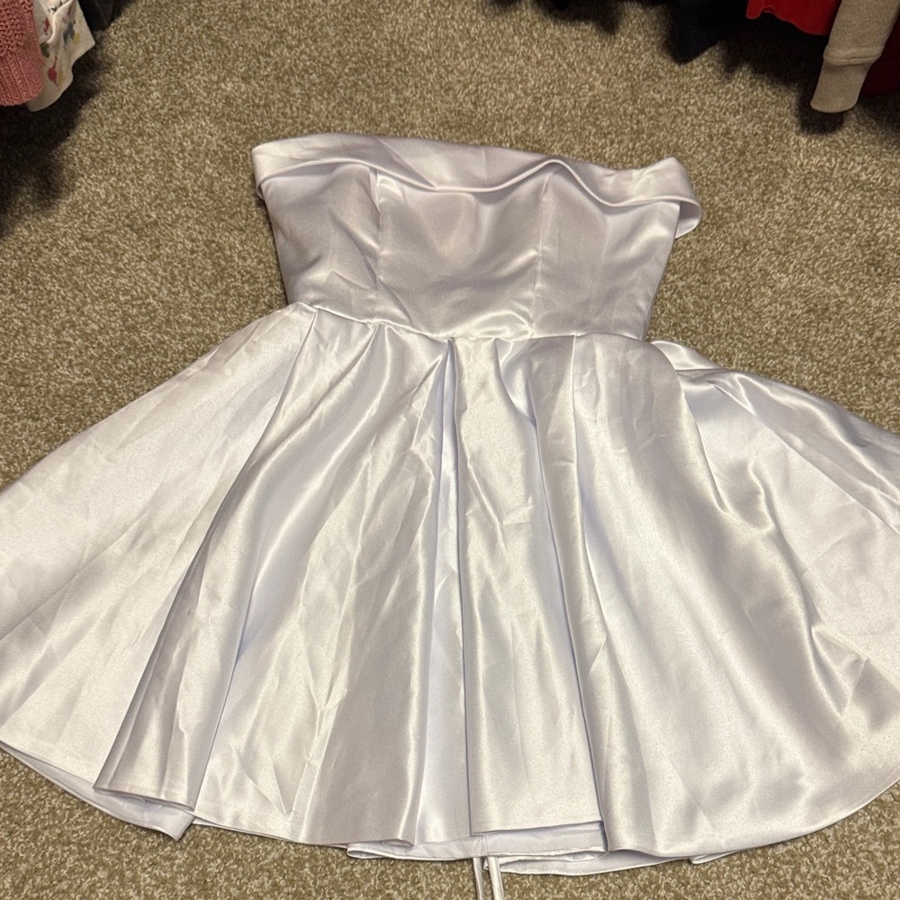 StarRovelex Shimmering White Formal Dress